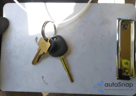 2005 Toyota Corolla Ce z USA, uszkodzony, nr VIN 1NXBR32E35Z425412